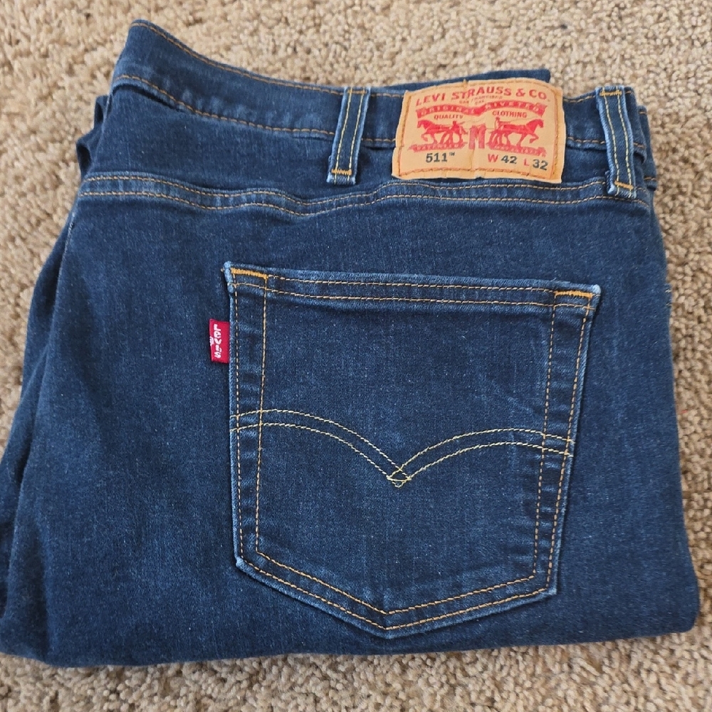 Levi's Men's Dark Blue Relaxed Jeans